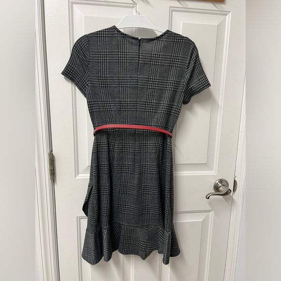 LONDON TIMES GREY AND BLACK PLAID DRESS WITH RED BELT - Picture 2 of 3